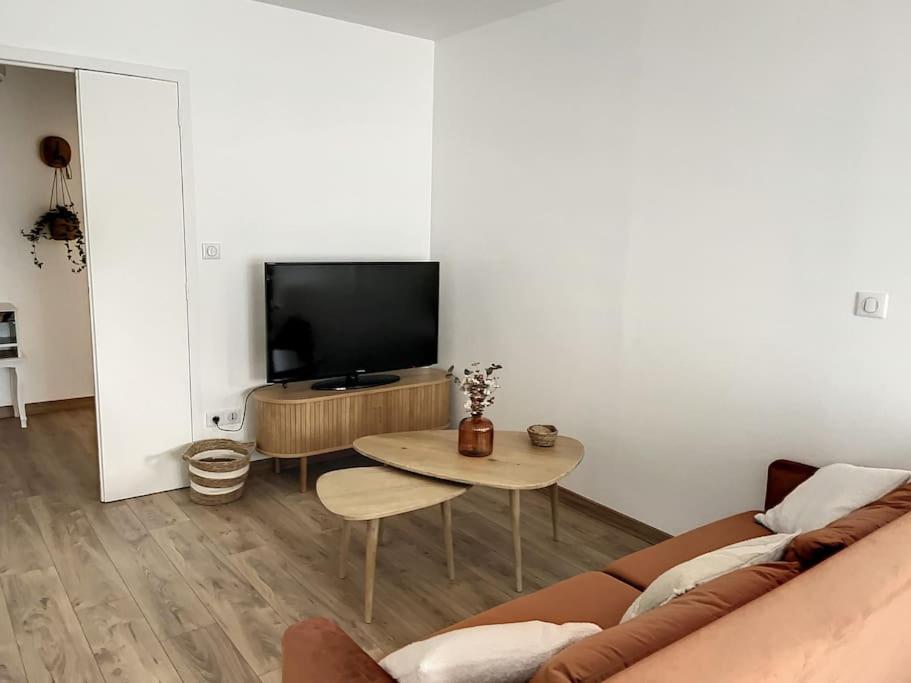 Le Julia - Neuf - Gare Et Garage Apartment Compiegne Exterior photo